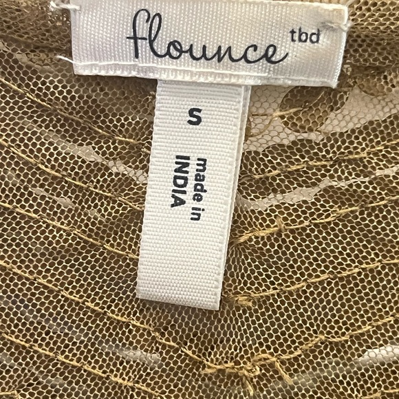 Flounce Top - Picture 2 of 3